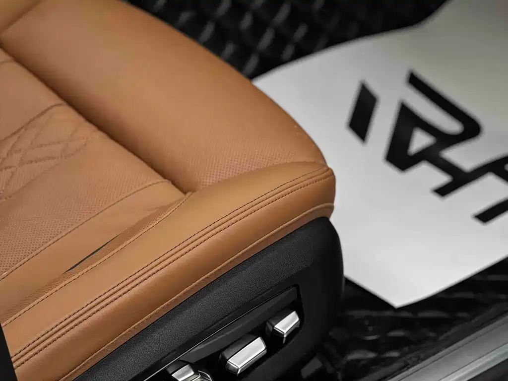 BMW 7 Series — миниатюра 18