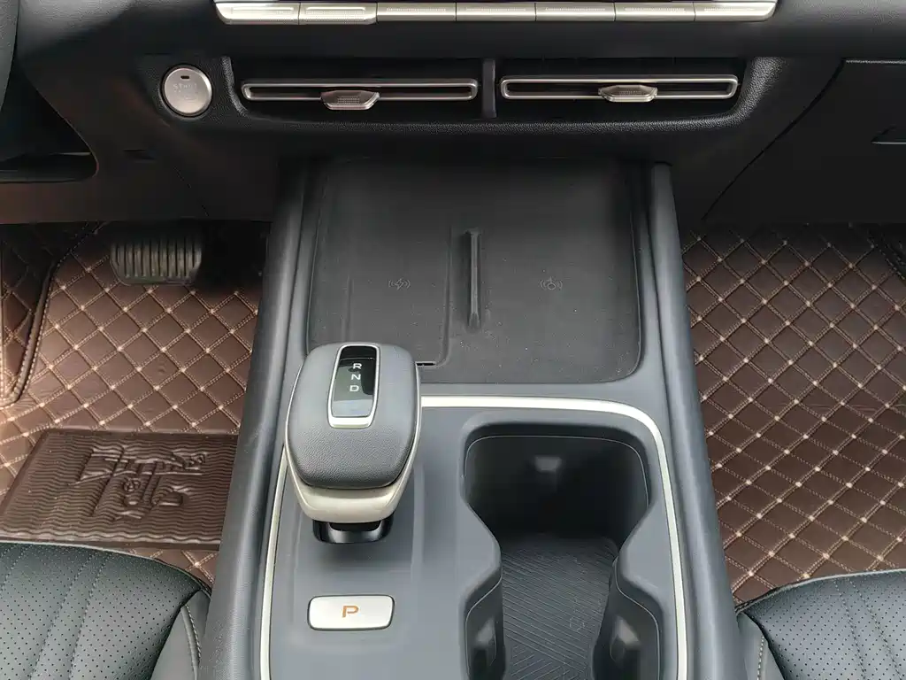 Changan Eado — миниатюра 6