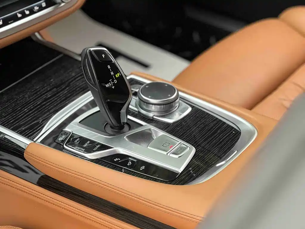 BMW 7 Series — миниатюра 17
