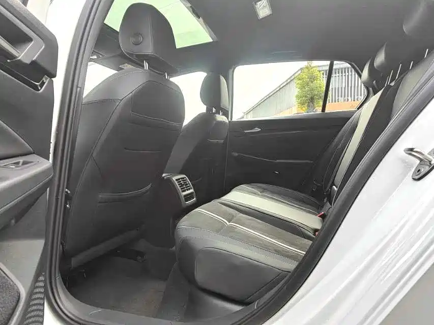 Volkswagen Golf — миниатюра 8