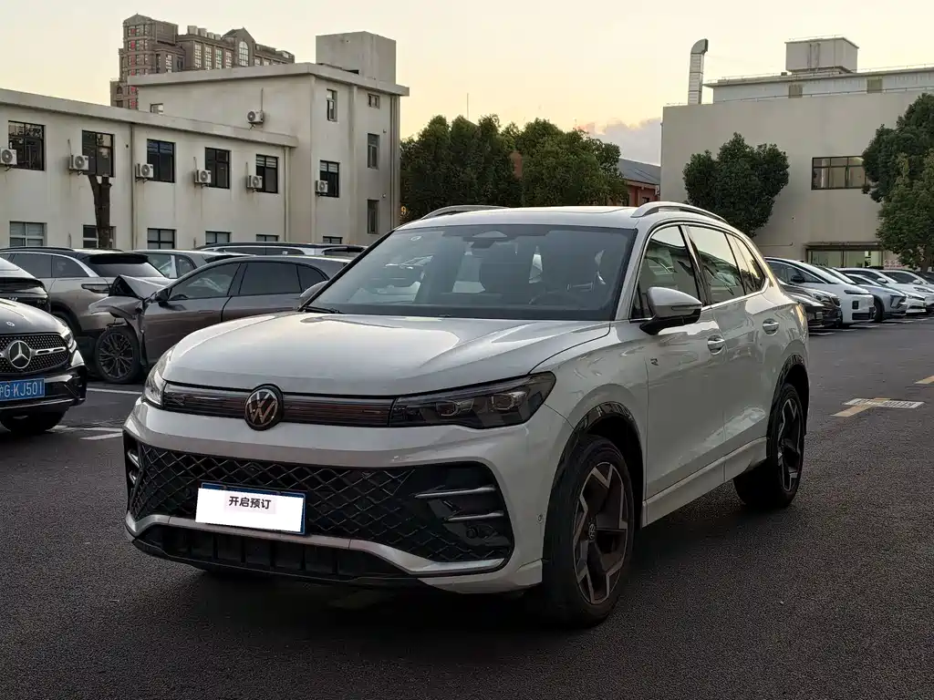 Volkswagen Tiguan L — миниатюра 3