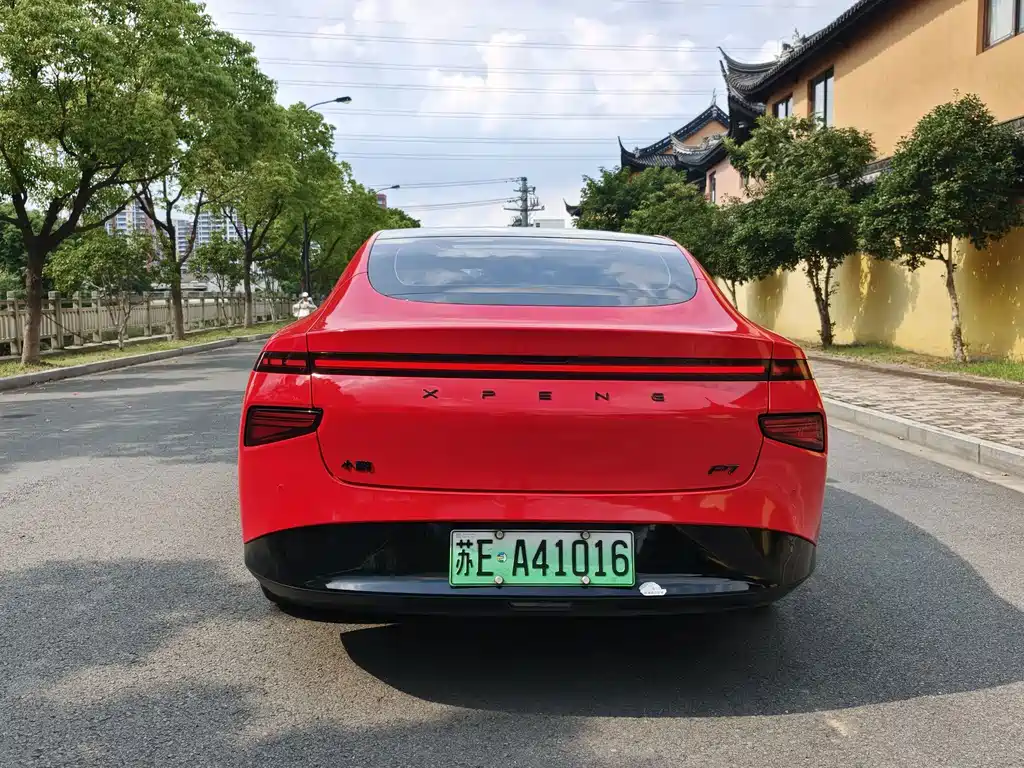 XPeng P7 — миниатюра 4