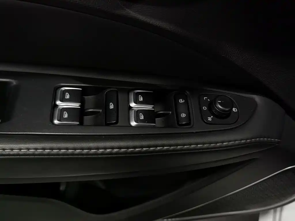 Geely Emgrand — миниатюра 9