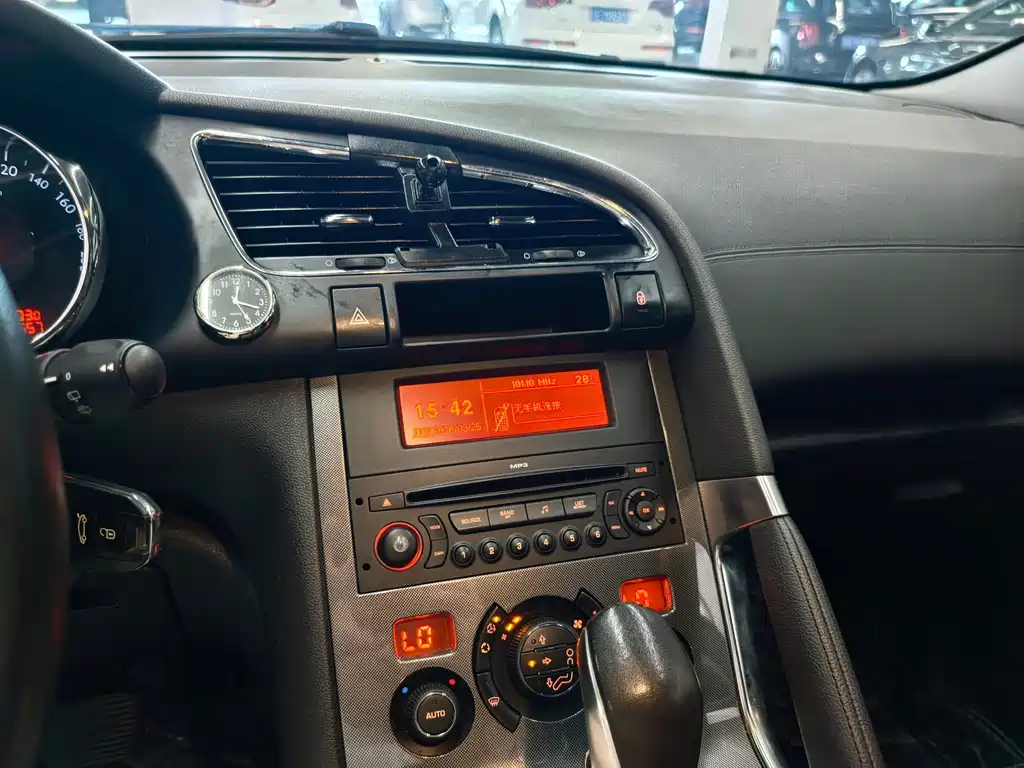 Peugeot 3008 — миниатюра 12