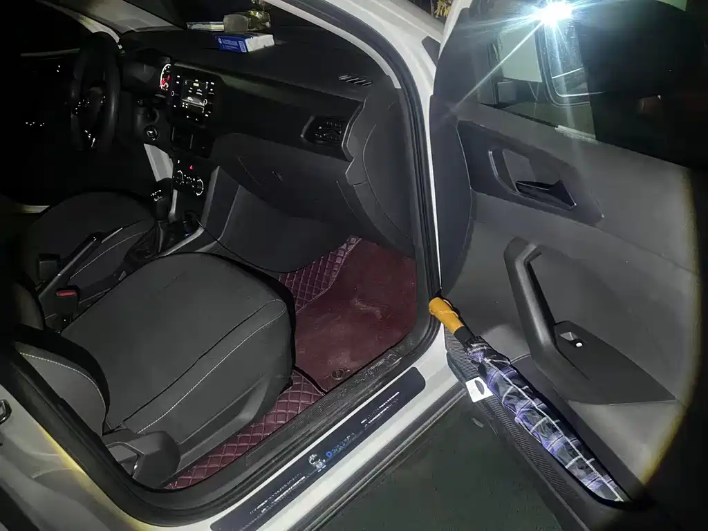 Volkswagen T-Cross — миниатюра 11