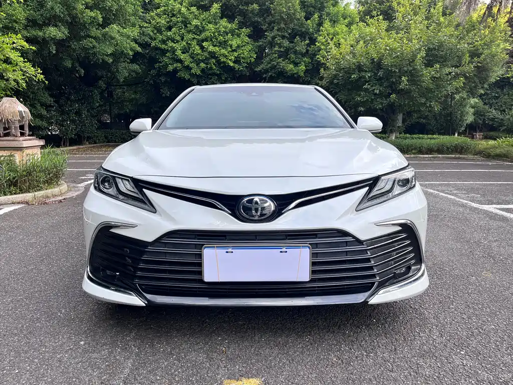 Toyota Camry — миниатюра 2