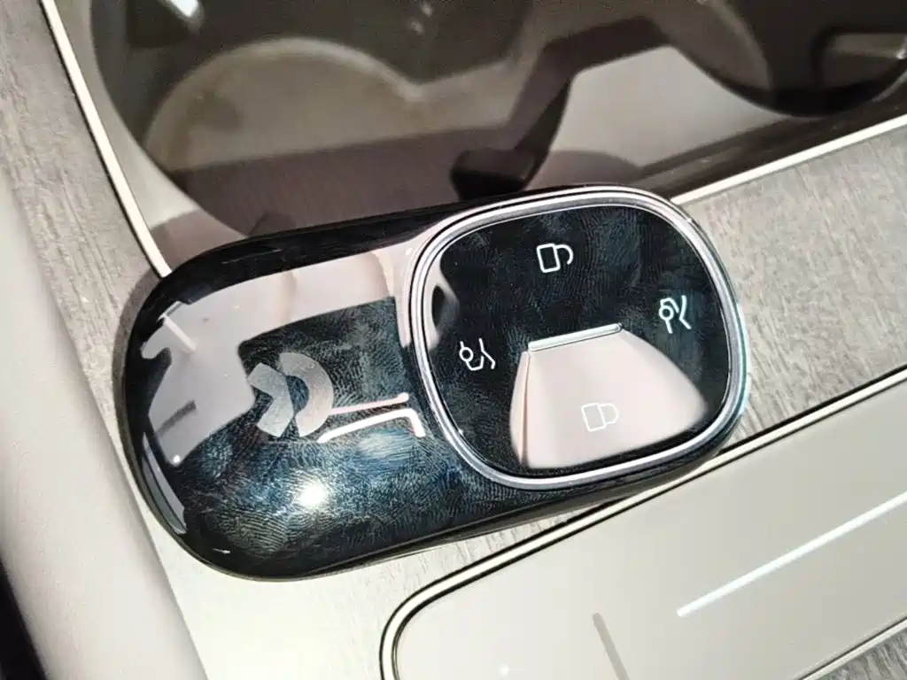 NIO ES8 — миниатюра 9