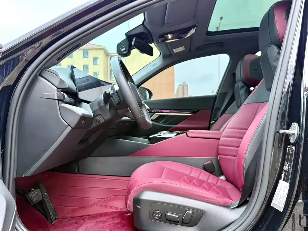BMW 5 Series — миниатюра 4