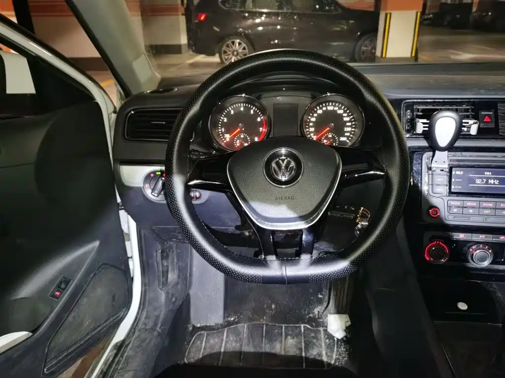 Volkswagen Sagitar — миниатюра 6