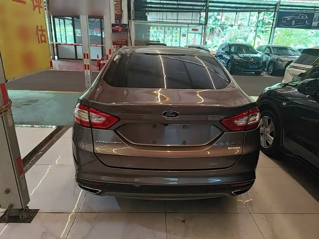 Ford Mondeo — миниатюра 6