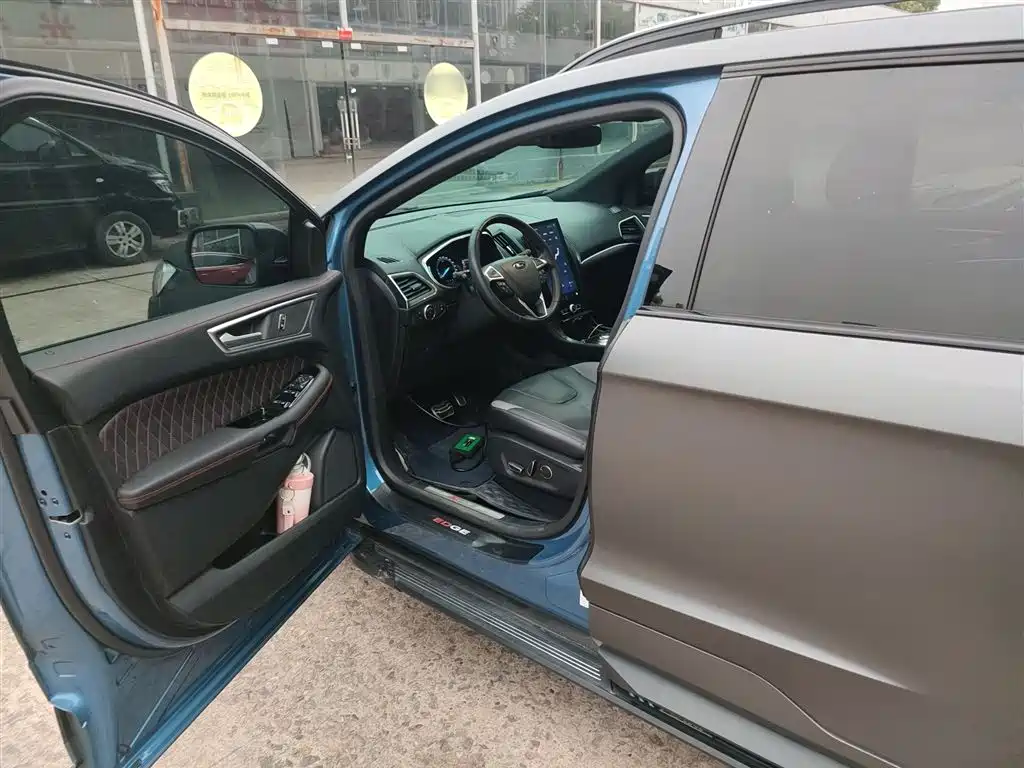 Ford Edge - фото 12