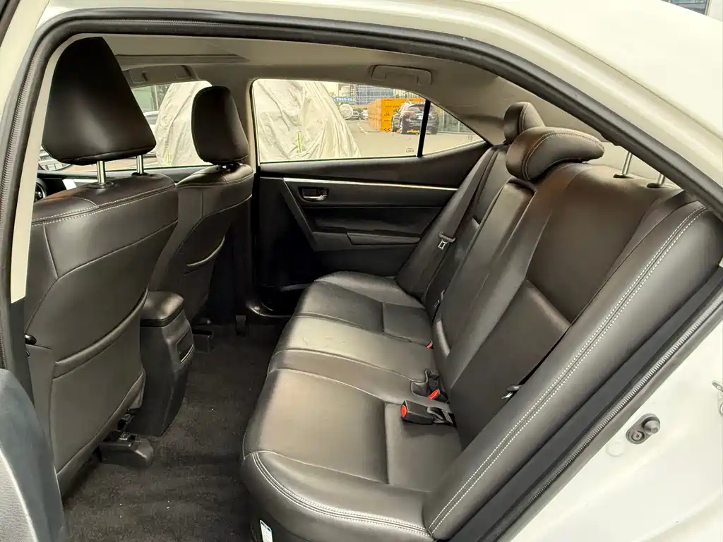 Toyota Corolla Hybrid — миниатюра 9