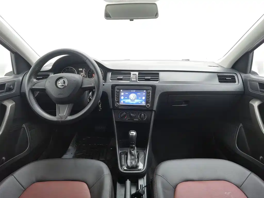 Skoda Rapid Spaceback — миниатюра 5