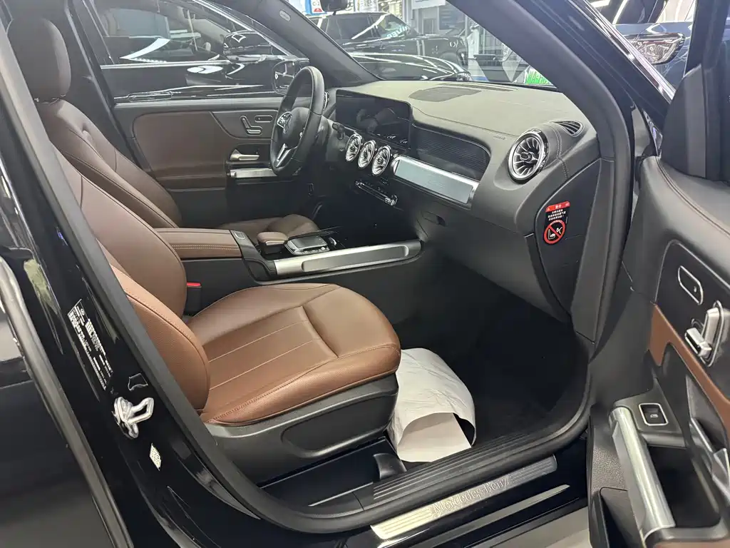 Mercedes-Benz GLB — миниатюра 10