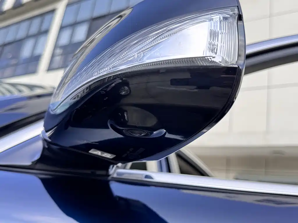 Infiniti Q70 — миниатюра 21