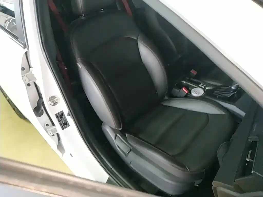 Hyundai Elantra — миниатюра 25