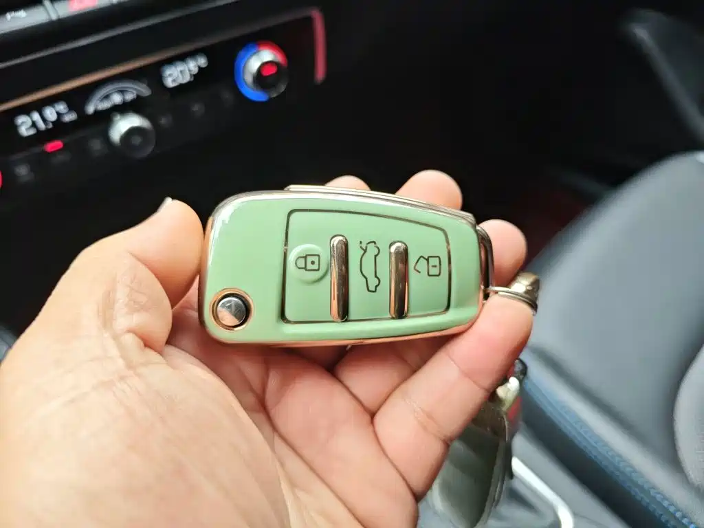 Audi Q2L e-tron — миниатюра 9