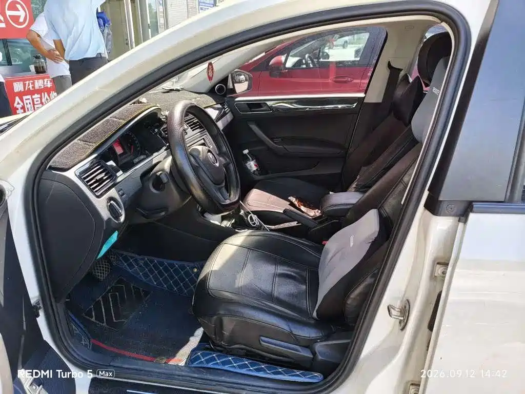 Volkswagen Santana — миниатюра 6