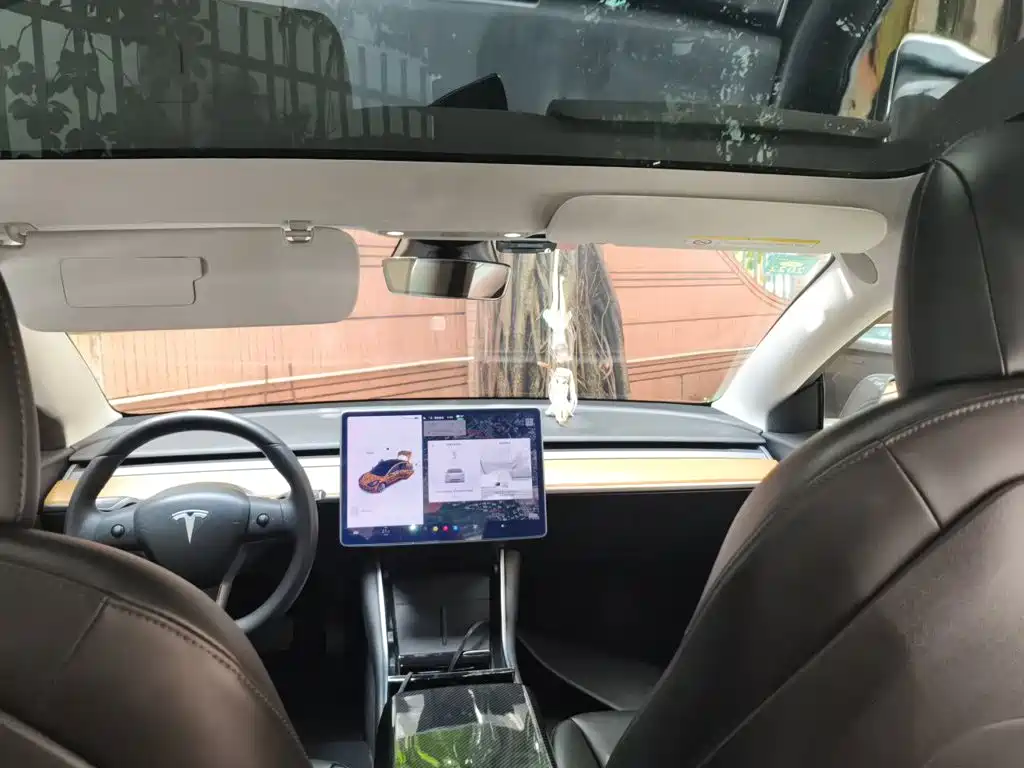 Tesla Model 3 — миниатюра 19