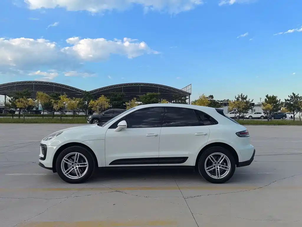 Porsche Macan — миниатюра 7
