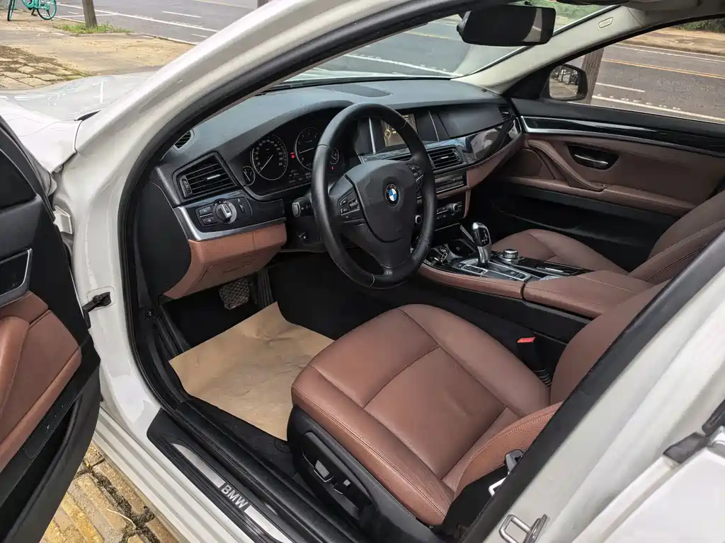BMW 5 Series (Import) — миниатюра 4