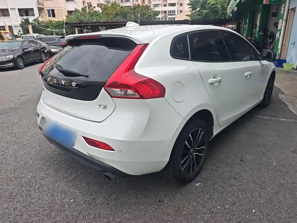 Volvo V40 — миниатюра 7