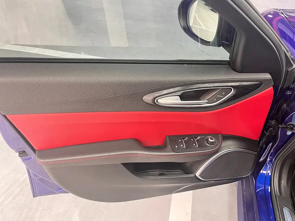 Alfa Romeo Giulia — миниатюра 4