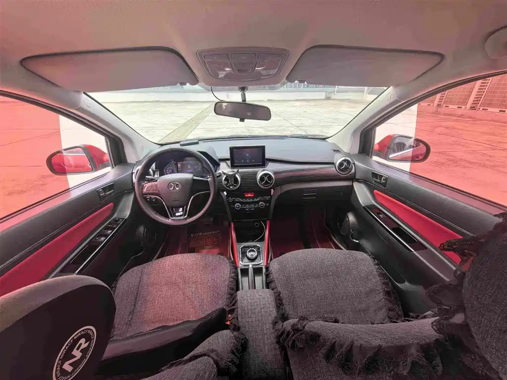BAIC New Energy EX — миниатюра 8