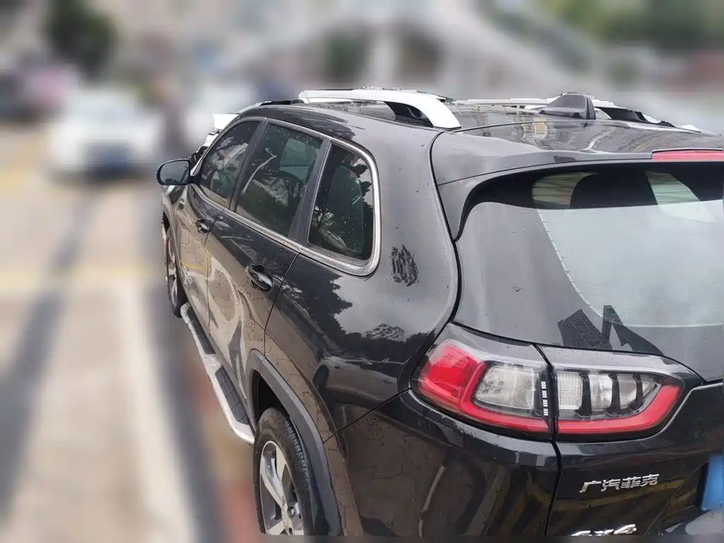 Jeep Cherokee — миниатюра 4