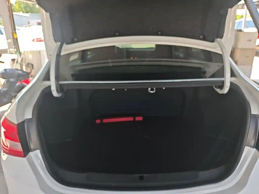 Buick Excelle — миниатюра 19