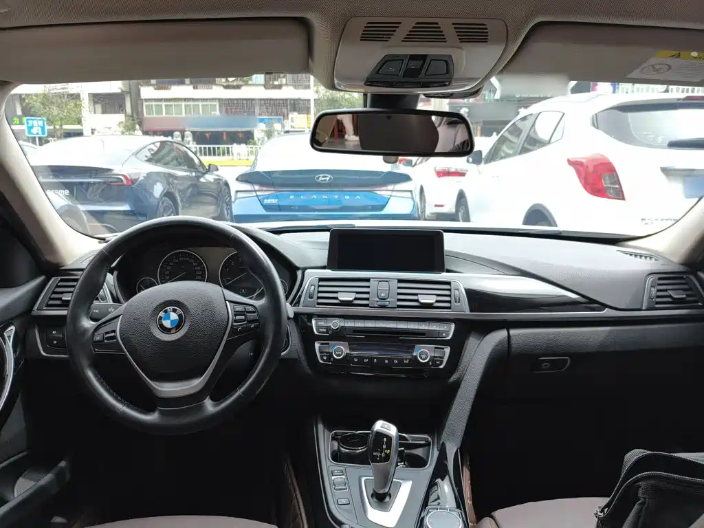 BMW 3 Series — миниатюра 10