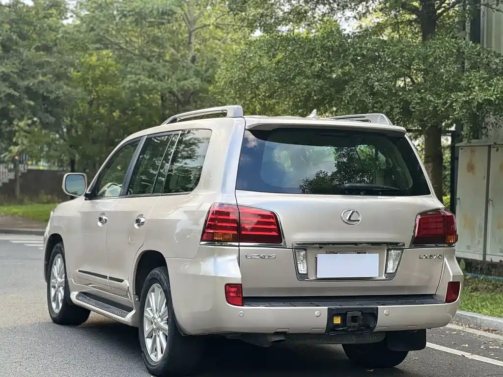 Lexus LX — миниатюра 16