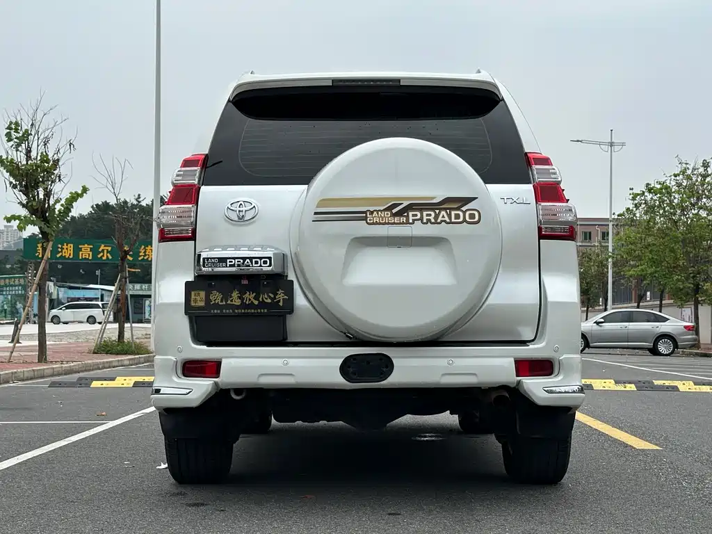 Toyota Land Cruiser Prado 2016 2.7L AT