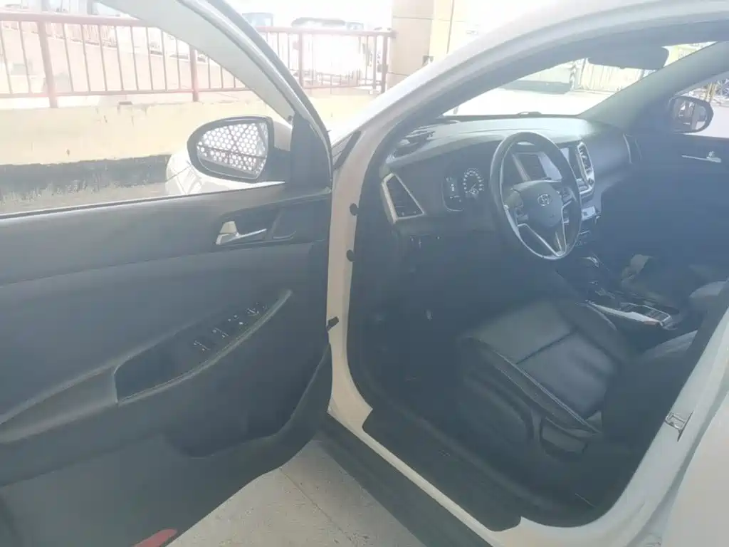 Hyundai Tucson — миниатюра 16