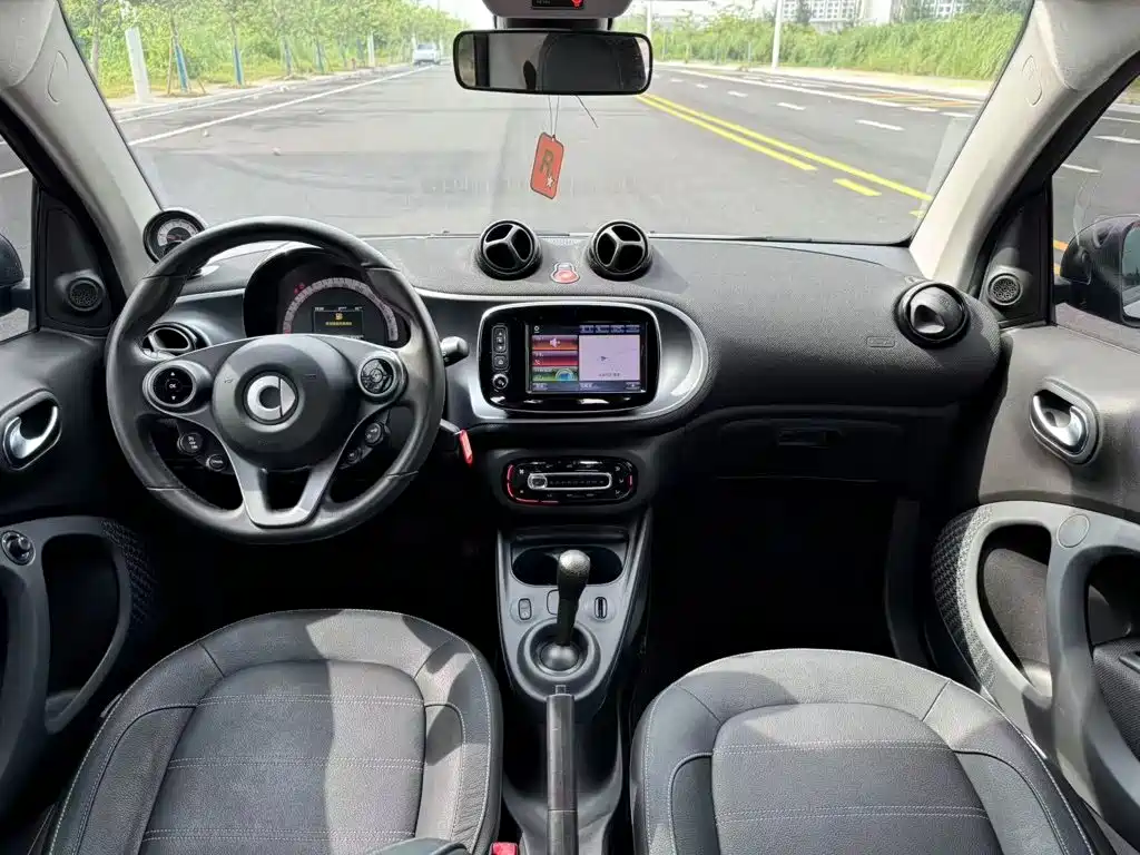 smart Smart Fortwo — миниатюра 4