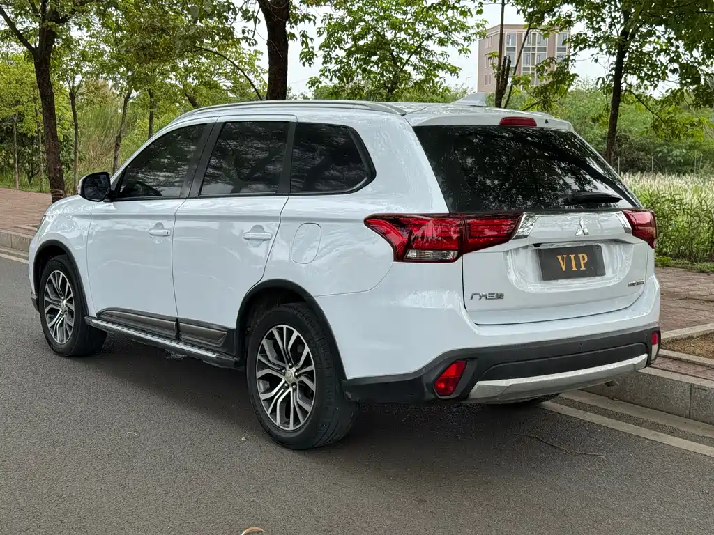 Mitsubishi Outlander 2.0L 2WD Glory Edition 5 seats, фото 4