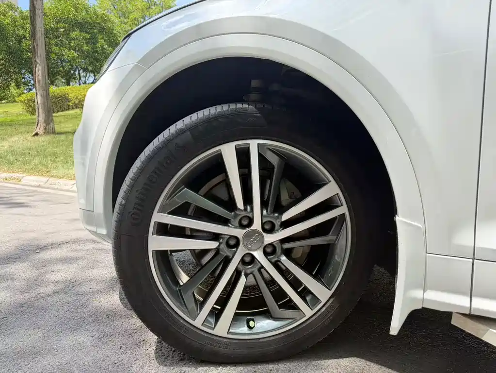 Audi Q5L — миниатюра 11