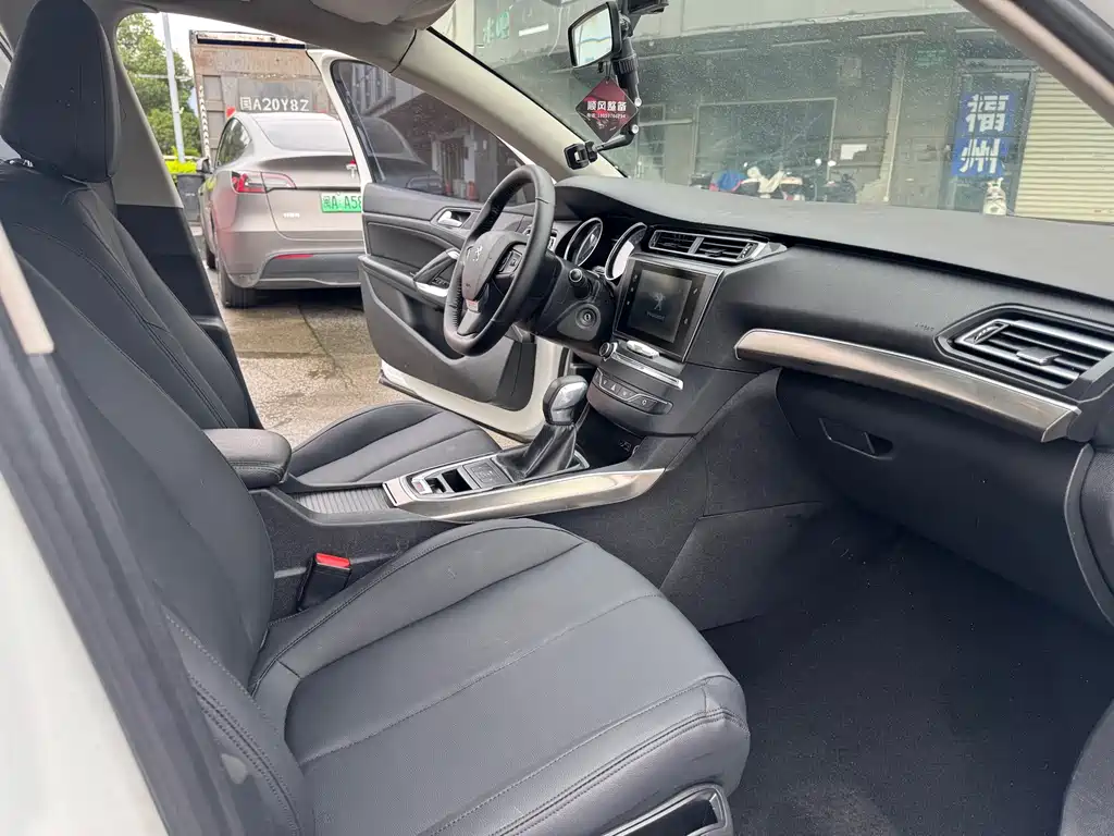 Peugeot 408 — миниатюра 12