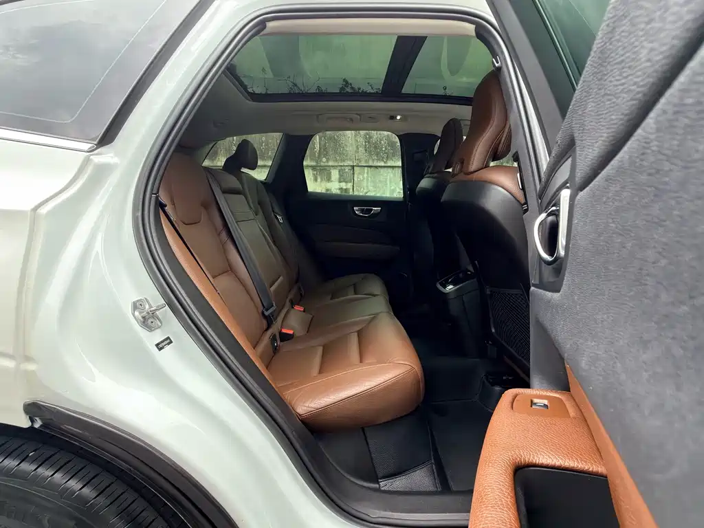 Volvo XC60 — миниатюра 12
