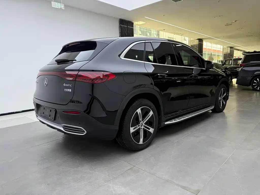 Mercedes-Benz EQE SUV — миниатюра 2