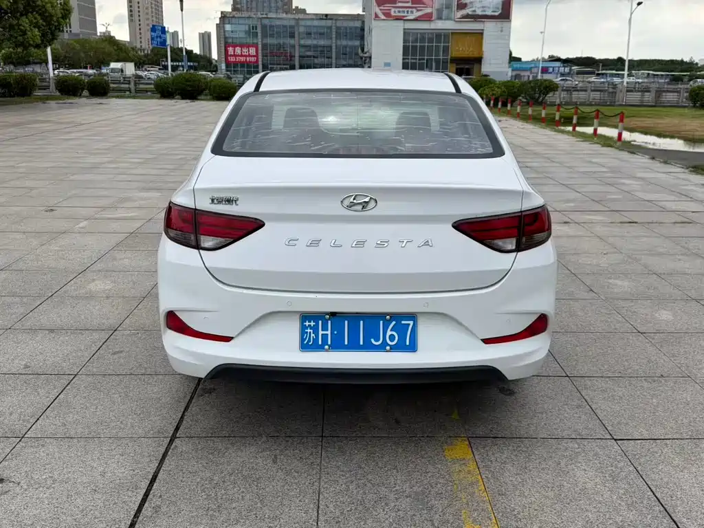 Hyundai Elantra — миниатюра 8