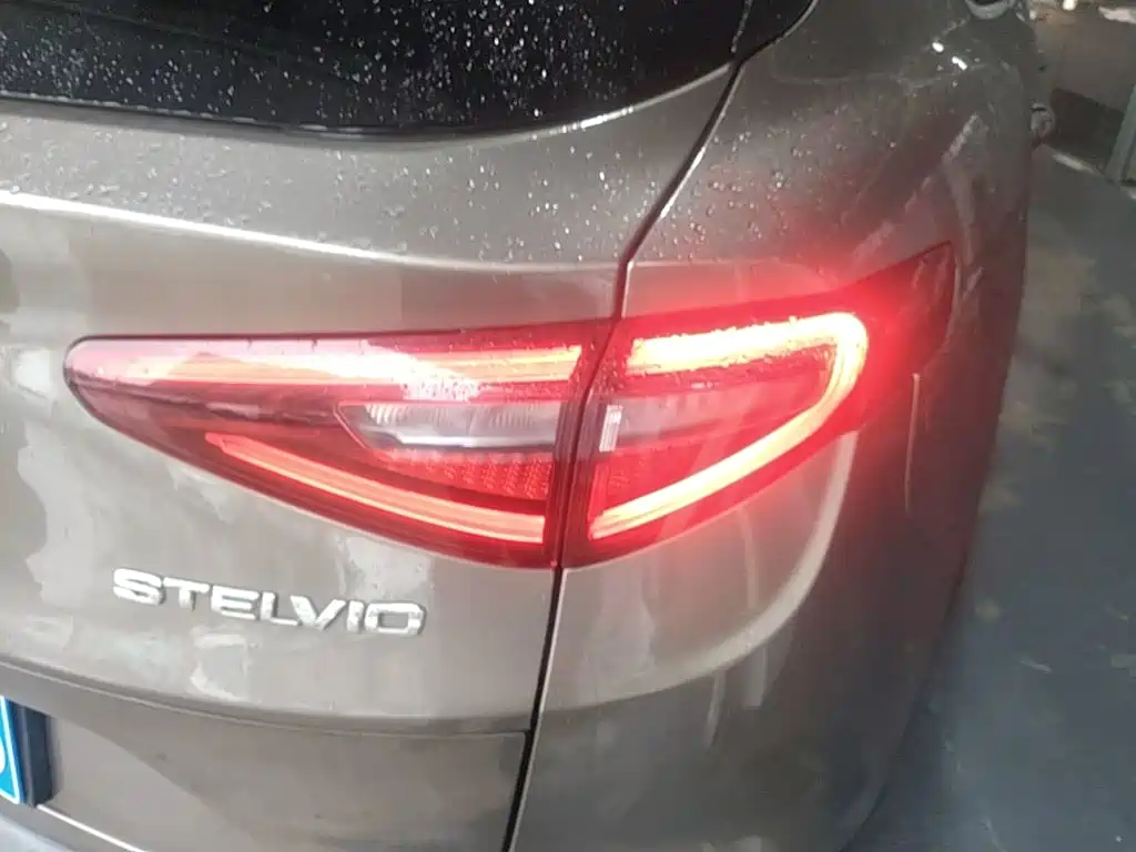 Alfa Romeo Stelvio — миниатюра 8