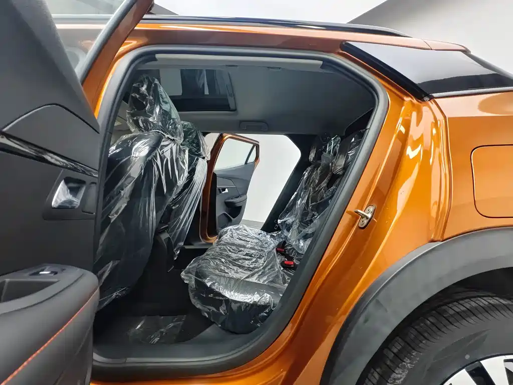 Peugeot 2008 — миниатюра 10