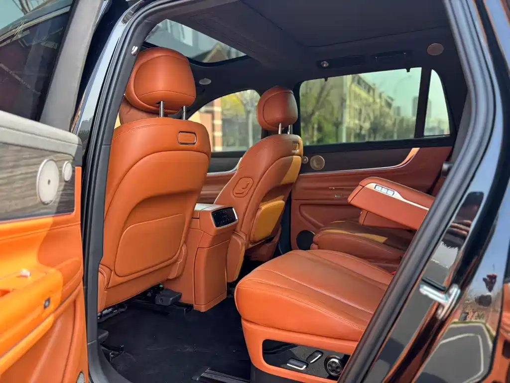 AITO ASK THE WORLD M9