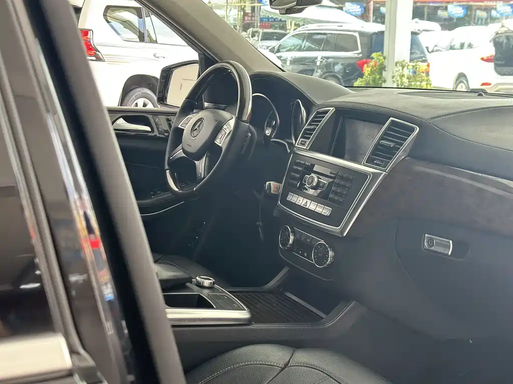 Mercedes-Benz GL-Class — миниатюра 19