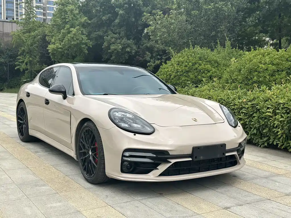 Porsche Panamera 2013 Panamera 4 Platinum Edition 3.6L