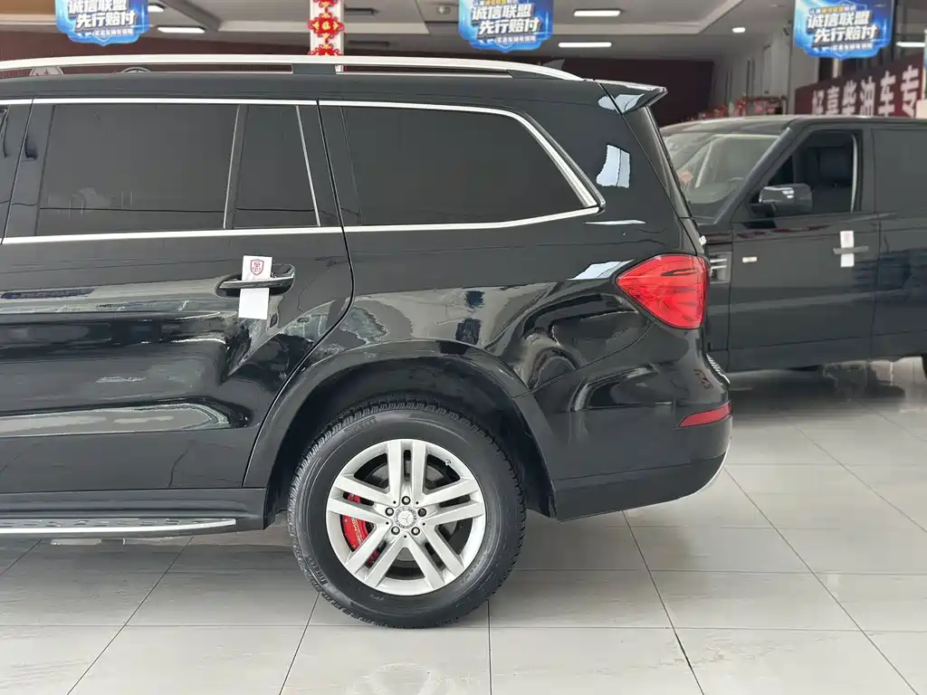 Mercedes-Benz GL-Class — миниатюра 13