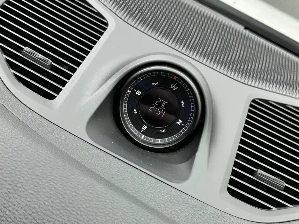 Porsche Cayenne — миниатюра 22
