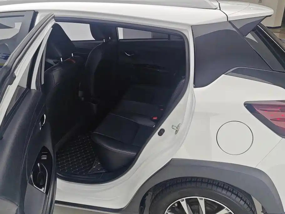 Toyota Yaris L — миниатюра 11