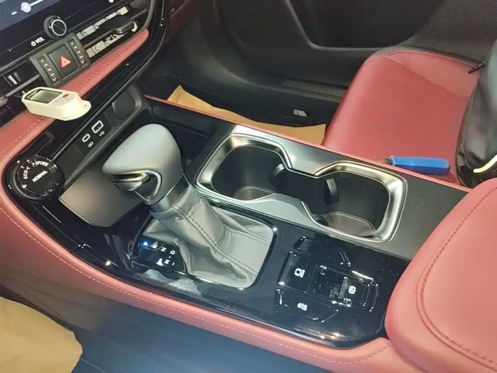 Lexus NX — миниатюра 14